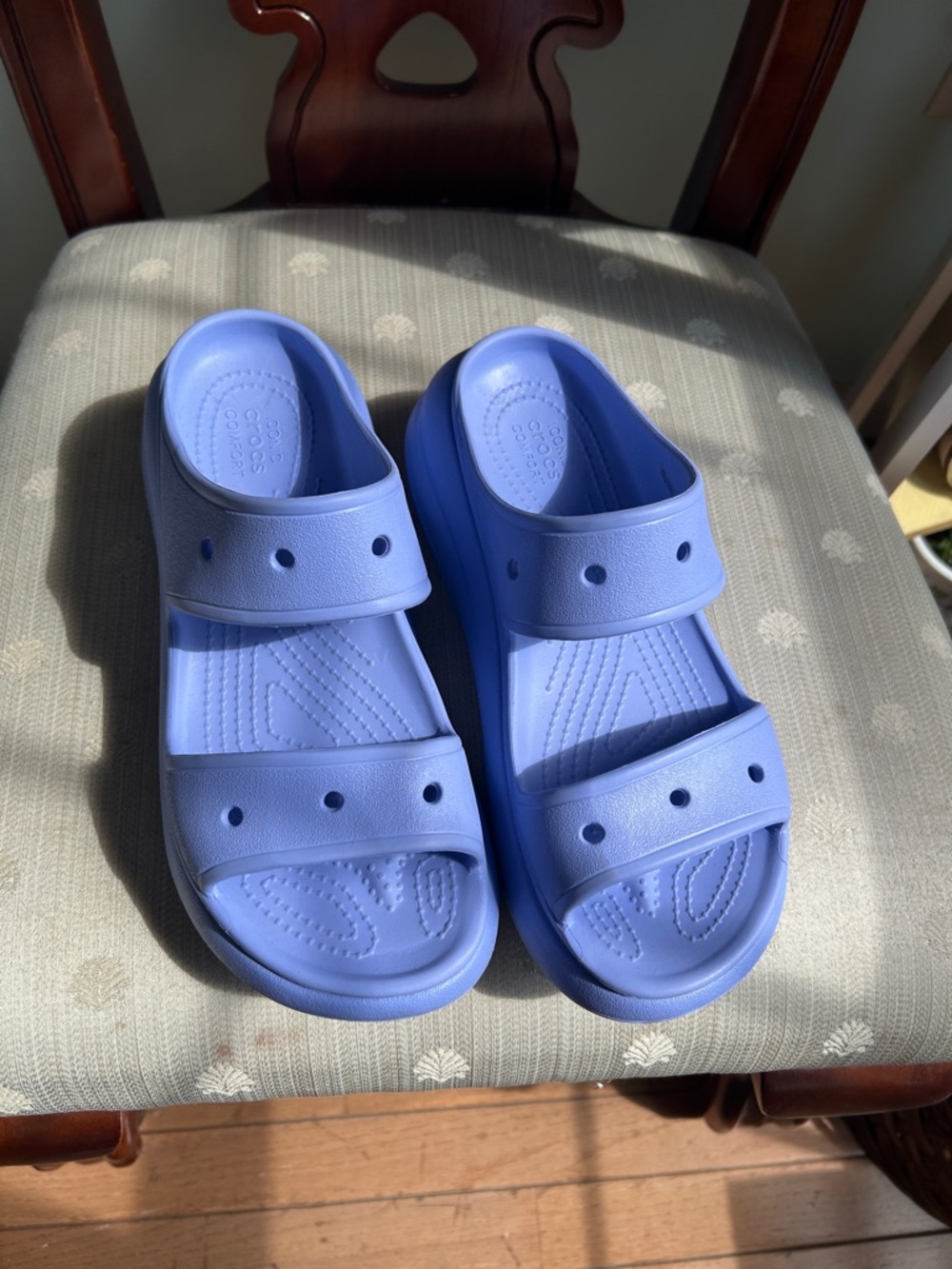 Crocs Classic Crush Sandals - Picture 6 of 8